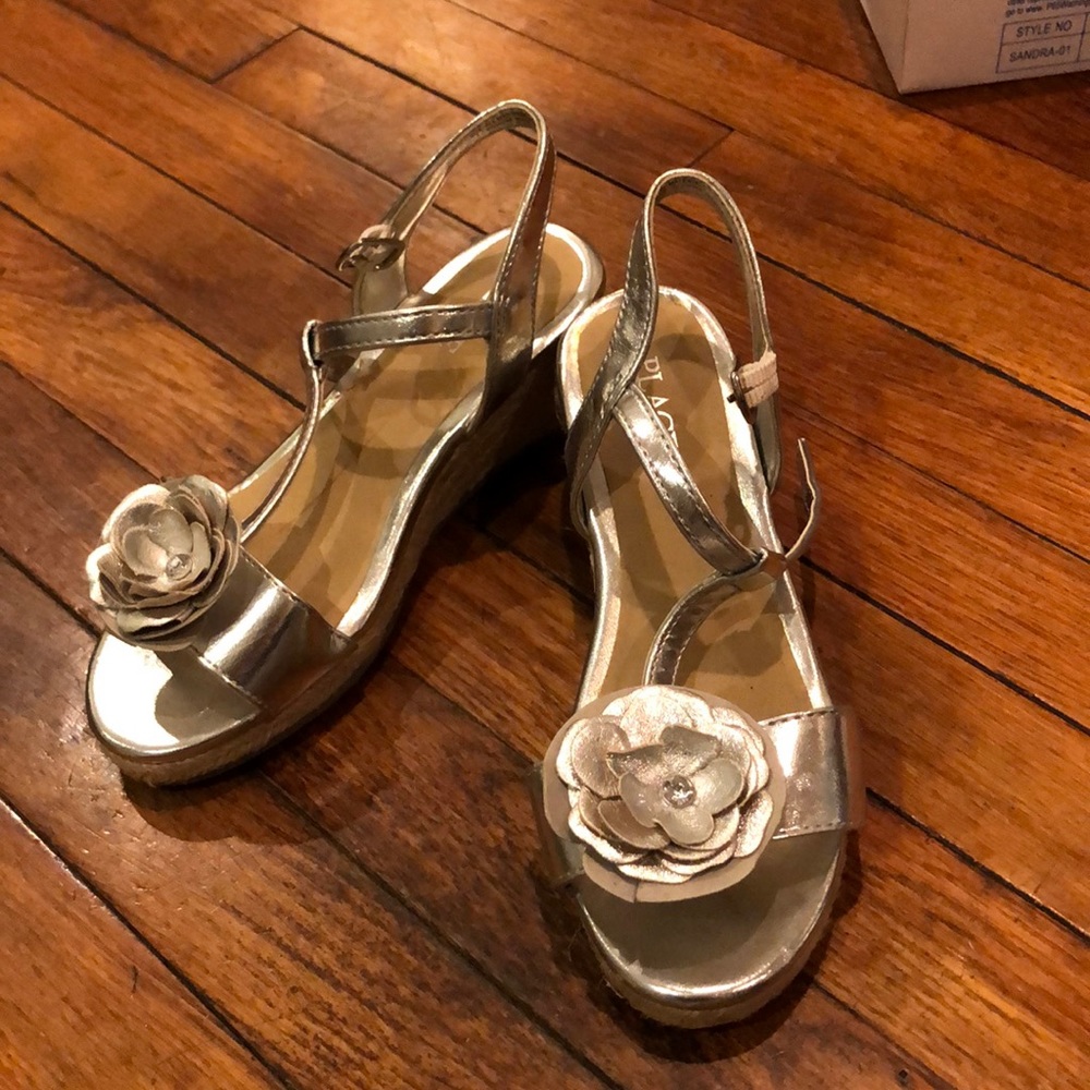 Girl’s wedges